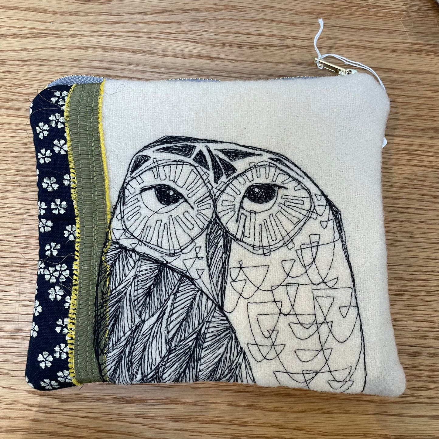 Verschiedene Freihand-Stickbeutel von The Speculating Rook