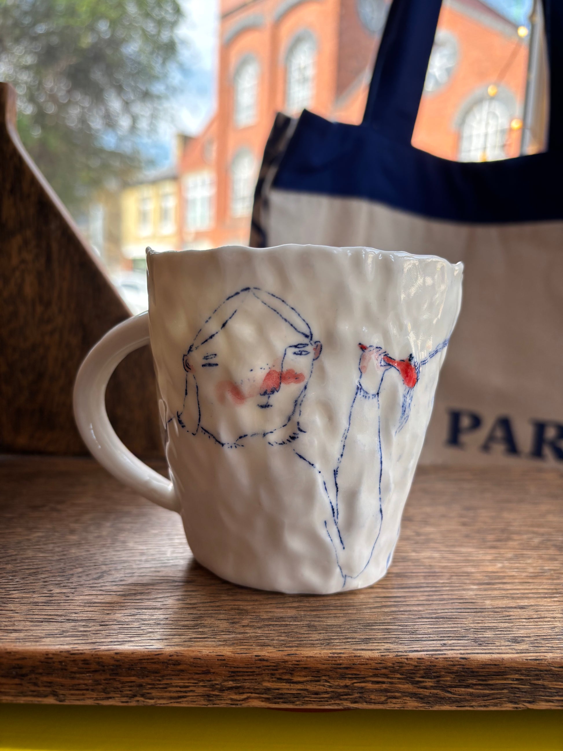 Handgefertigte Porzellanbecher von Becca Brown – David Parr House