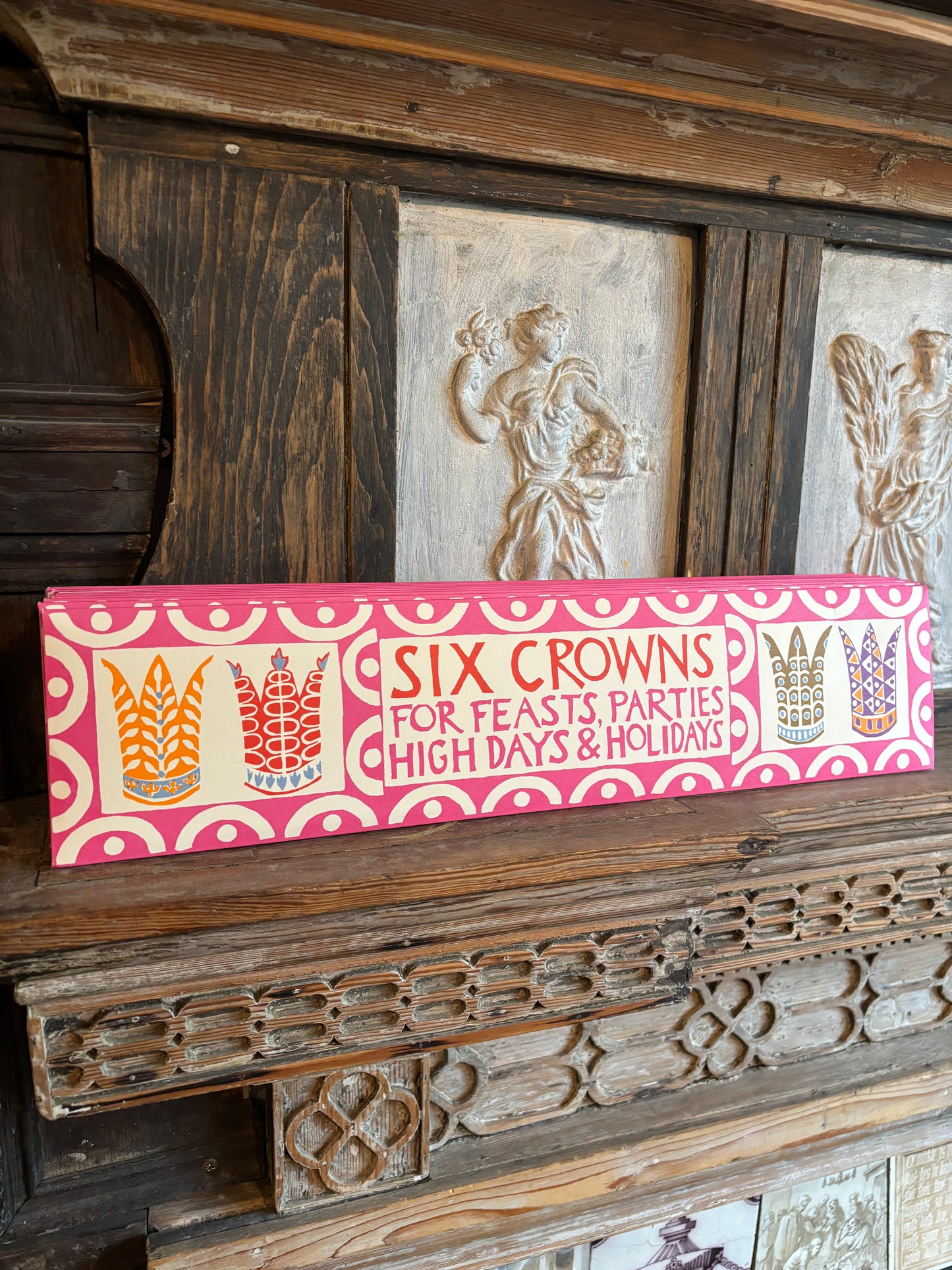 Cambridge Imprint Festive Crowns (Set of 6)