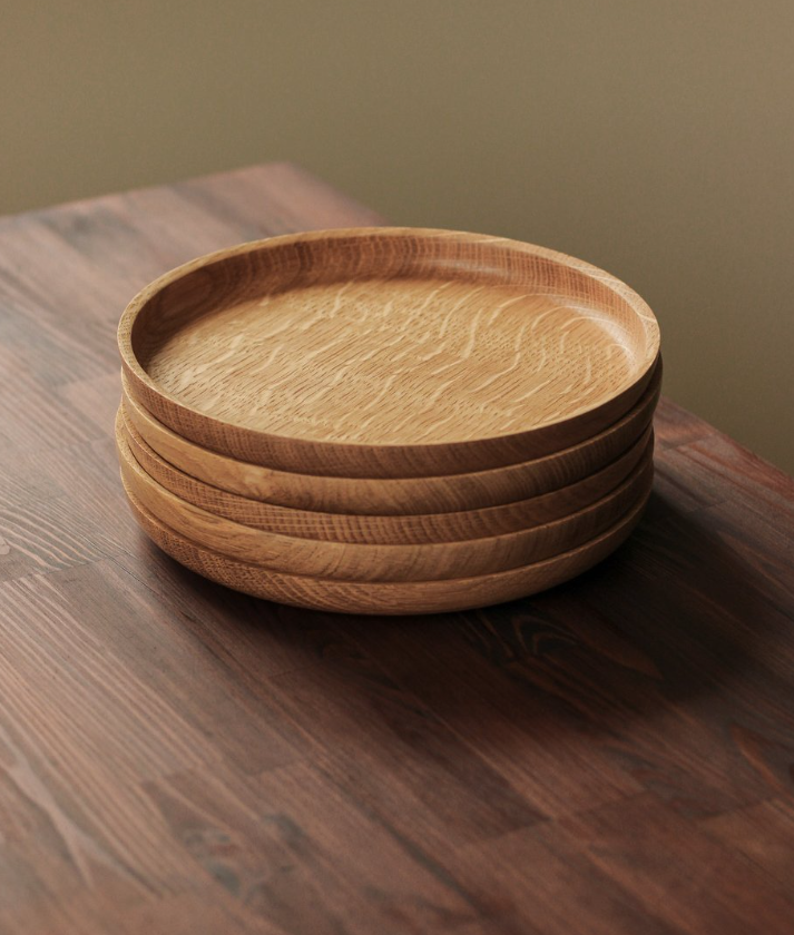 Large Plate in Oak by Selwyn House